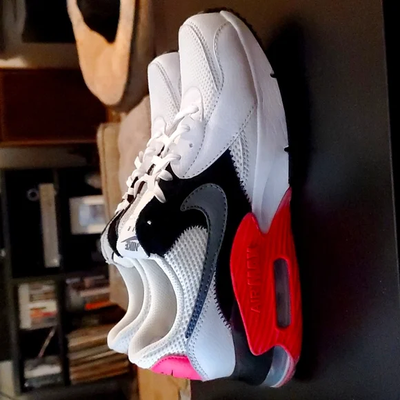 Brand New Womens Nike Air Max Size 7 (NO LONGER HAVE THE BOX) - Picture 1 of 9